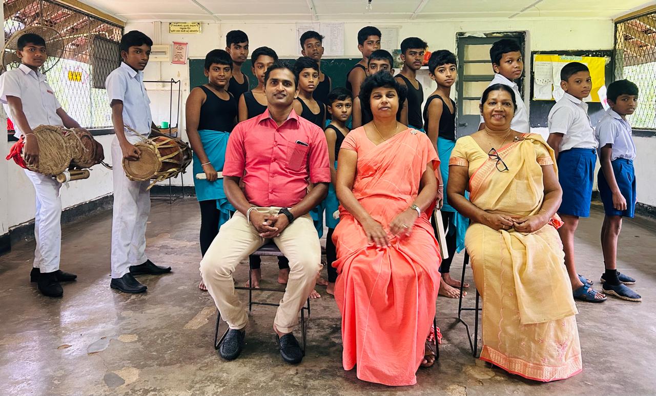 කලාප නර්තන තරඟයෙන් දෙවන ස්තානය ලබ ගනිම.